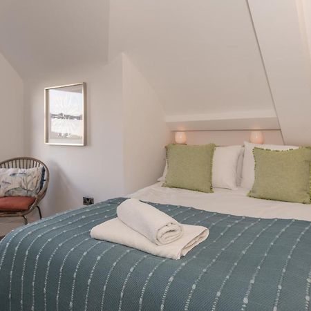 Larkrise - 3 Bed Penthouse-Sleeps 6-Tjslr Apartment Улакумб Екстериор снимка