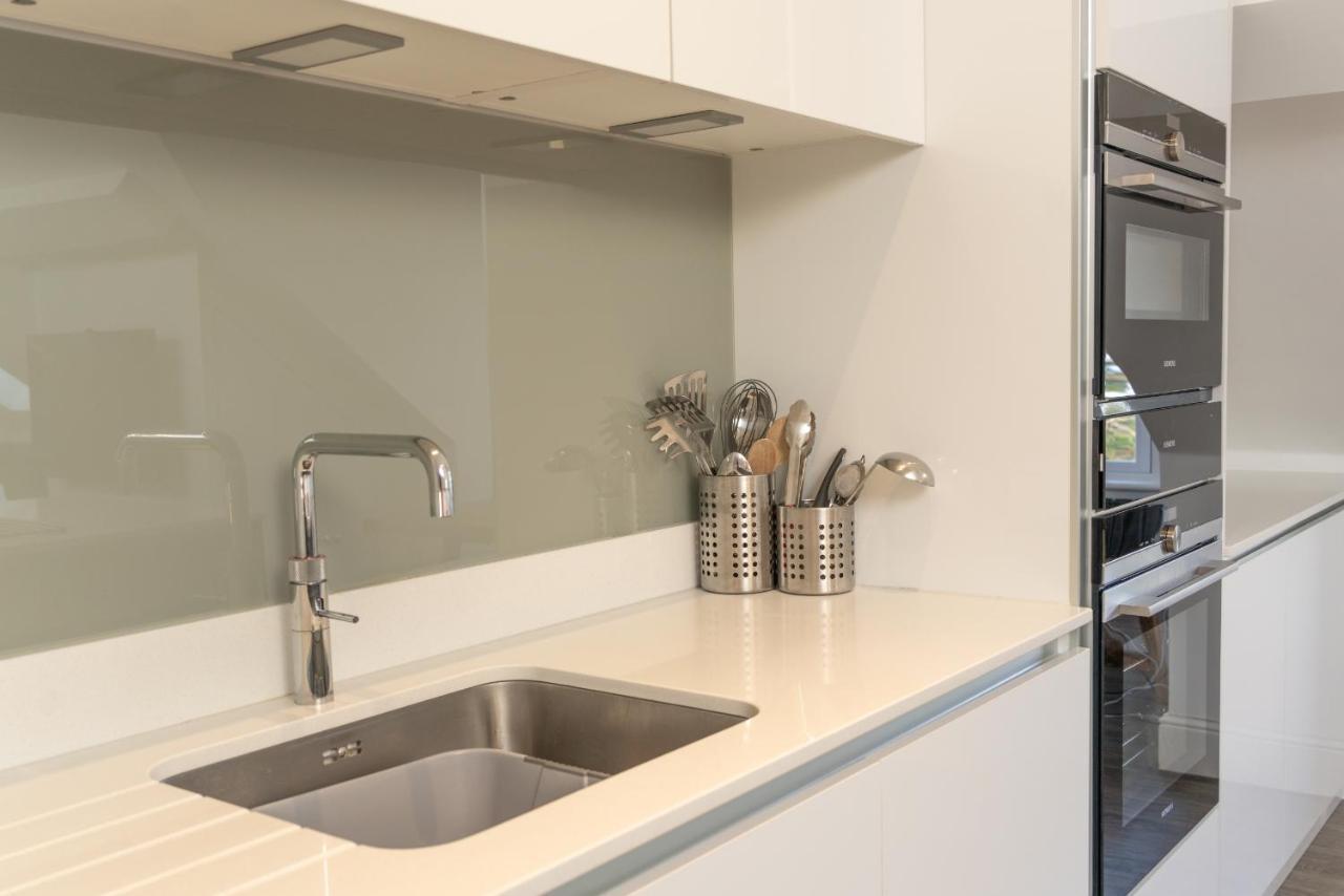 Larkrise - 3 Bed Penthouse-Sleeps 6-Tjslr Apartment Улакумб Екстериор снимка
